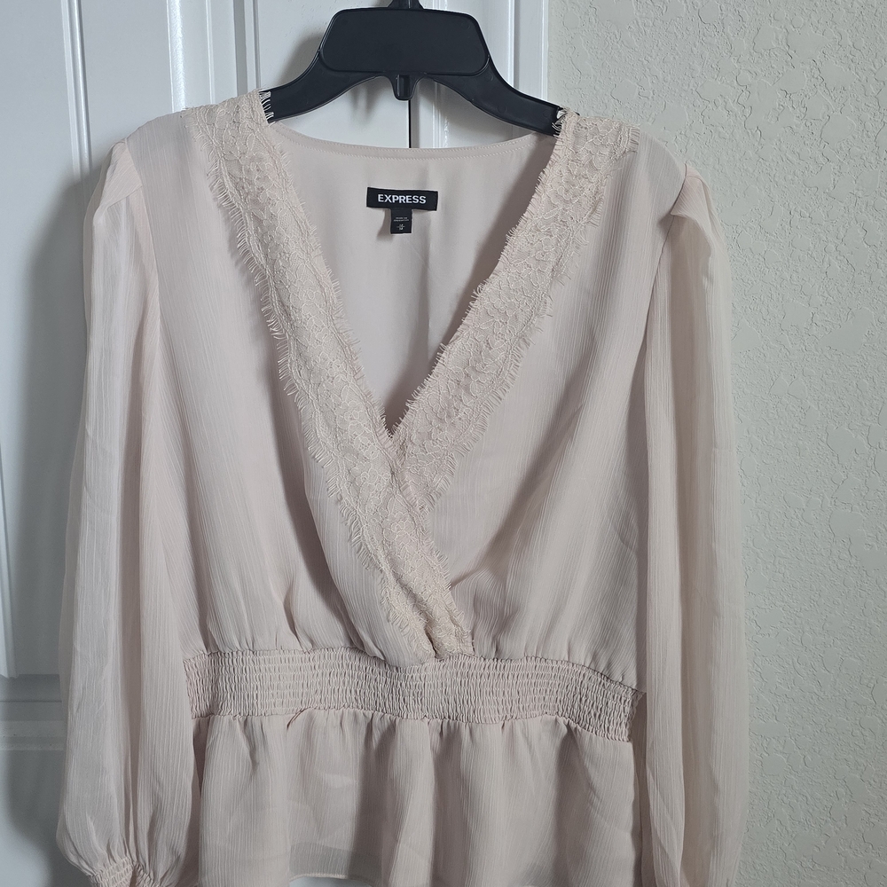 Express Women's Blush V-Neck Blouse